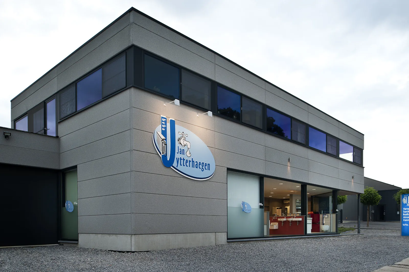 Jan Uytterhaegen BV — gebouw in Tienen